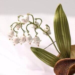 Elegant Green Lily of the Valley Flower Brooch Pin - Alloy & Enamel, New